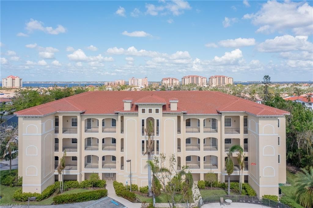 15121 Laguna DR 106 FORT MYERS, FL 33908
