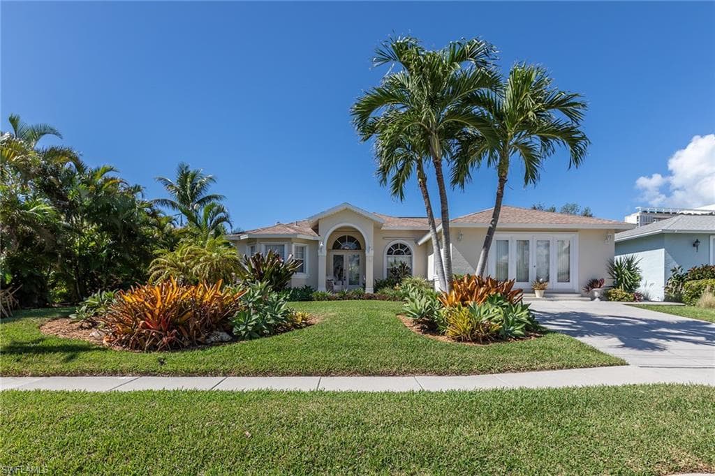 708 Seagrape DR MARCO ISLAND, FL 34145
