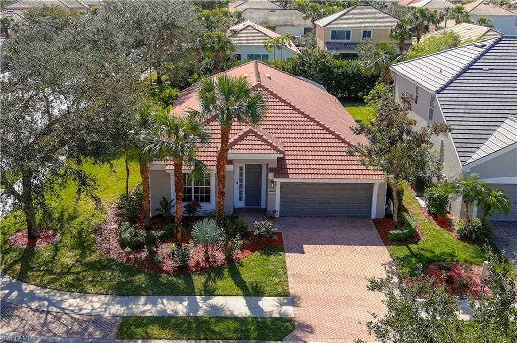 2038 Fairmont LN NAPLES, FL 34120