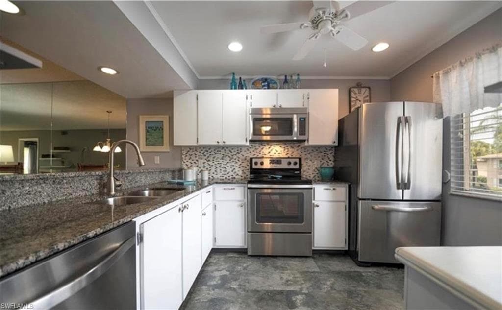 142 Palm DR 8 NAPLES, FL 34112