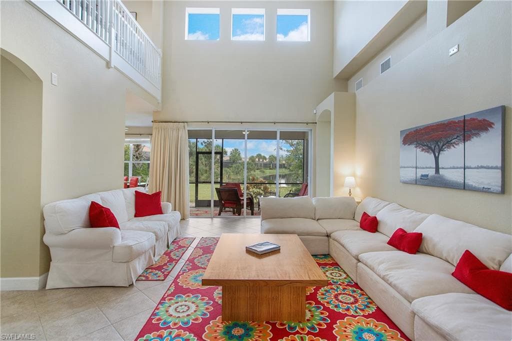 8185 Valiant DR NAPLES, FL 34104