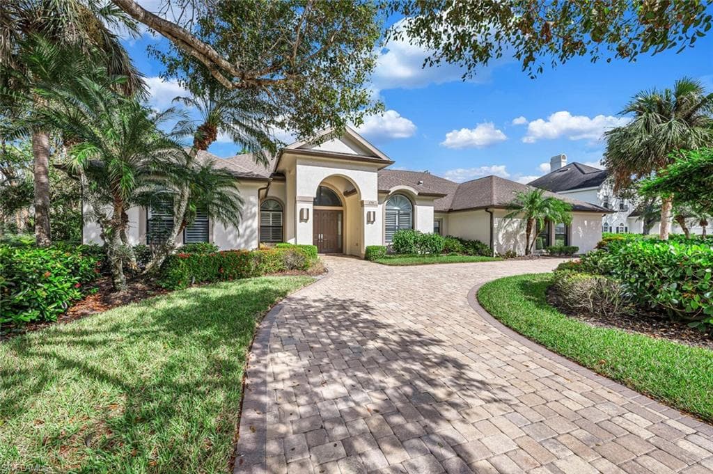 178 Edgemere WAY S NAPLES, FL 34105