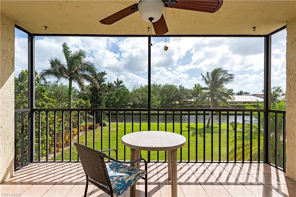 700 Valley Stream DR 200 NAPLES, FL 34113