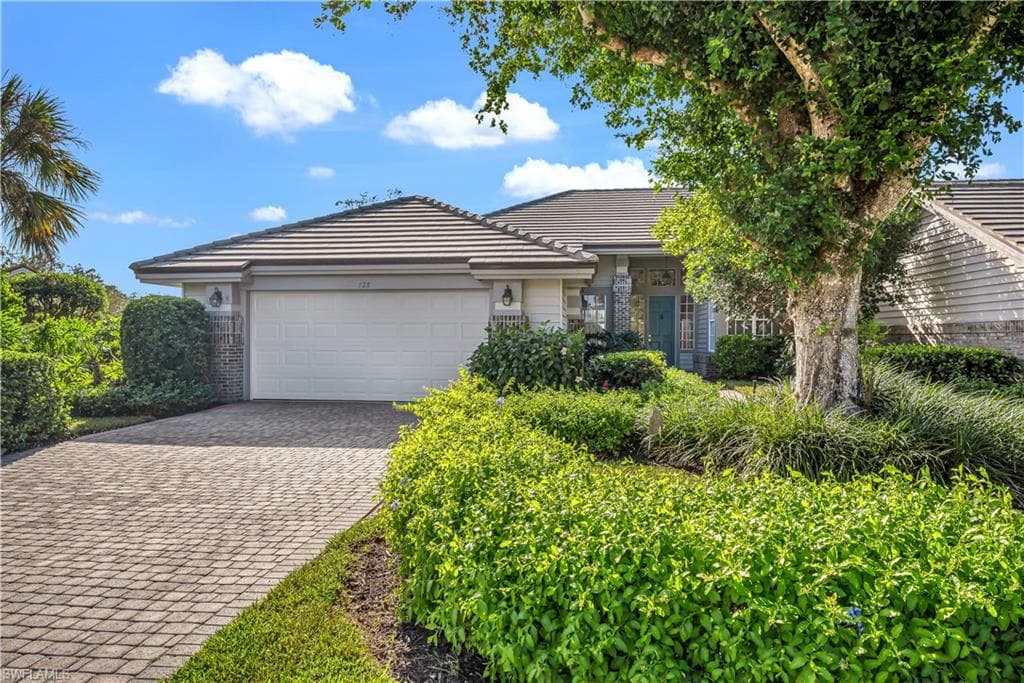 728 Courtside DR NAPLES, FL 34105