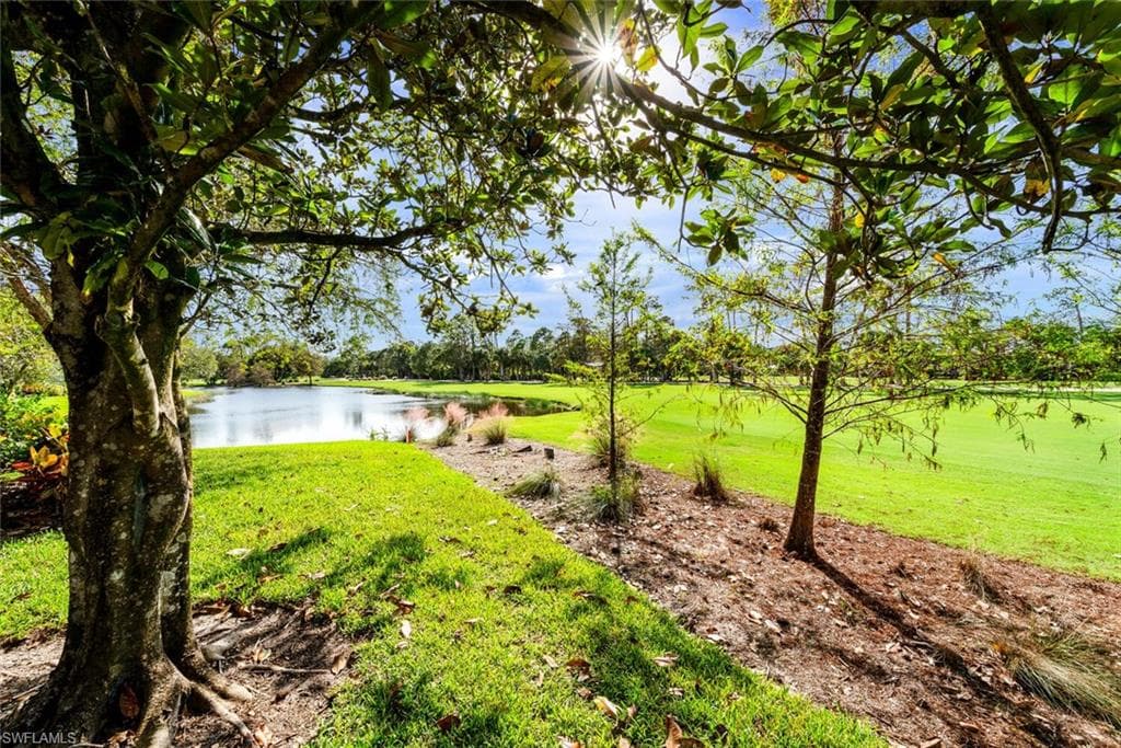 147 Amblewood LN 3-301 NAPLES, FL 34105