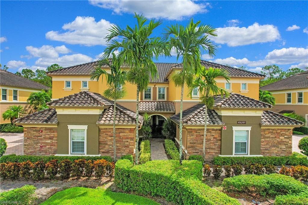 9520 Ironstone TER 5-201 NAPLES, FL 34120
