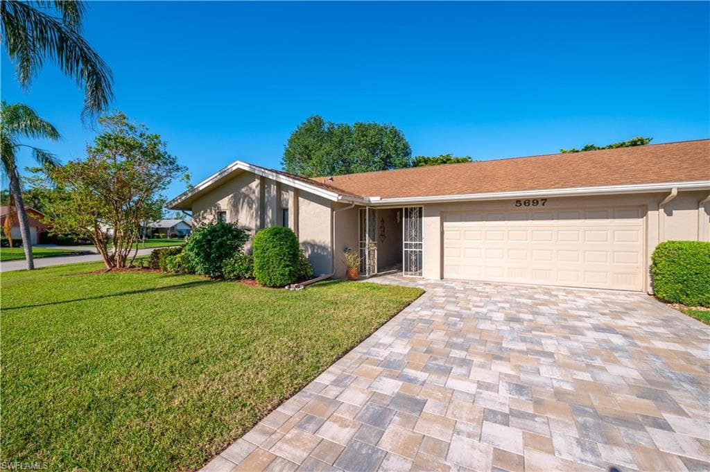 5697 Arvine CIR FORT MYERS, FL 33919
