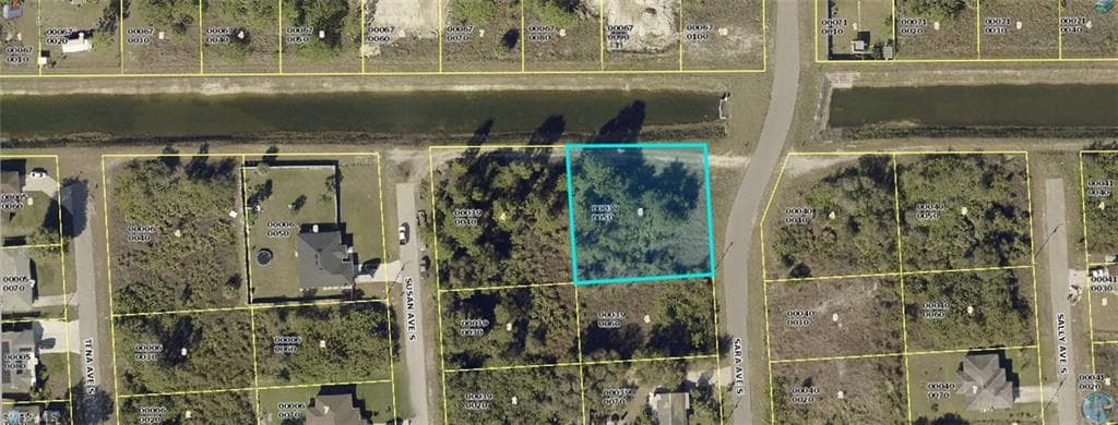 1502 Sara AVE S LEHIGH ACRES, FL 33976