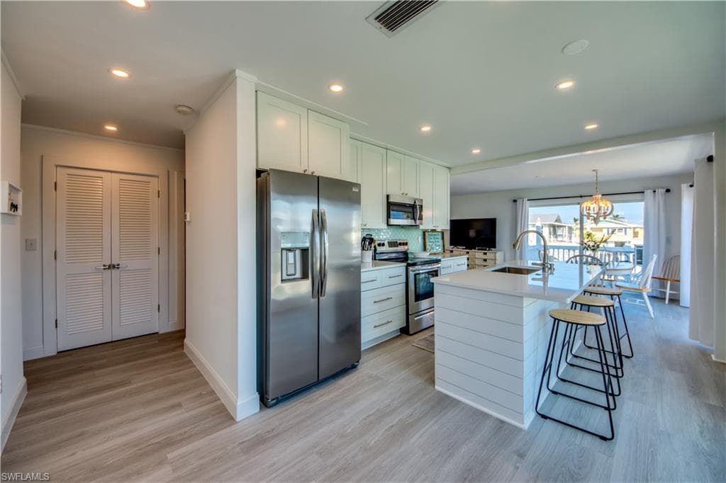 275 Bahia Via FORT MYERS BEACH, FL 33931
