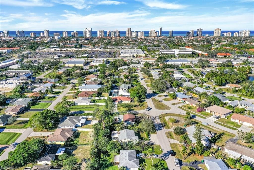 1120 Alhambra CIR S NAPLES, FL 34103