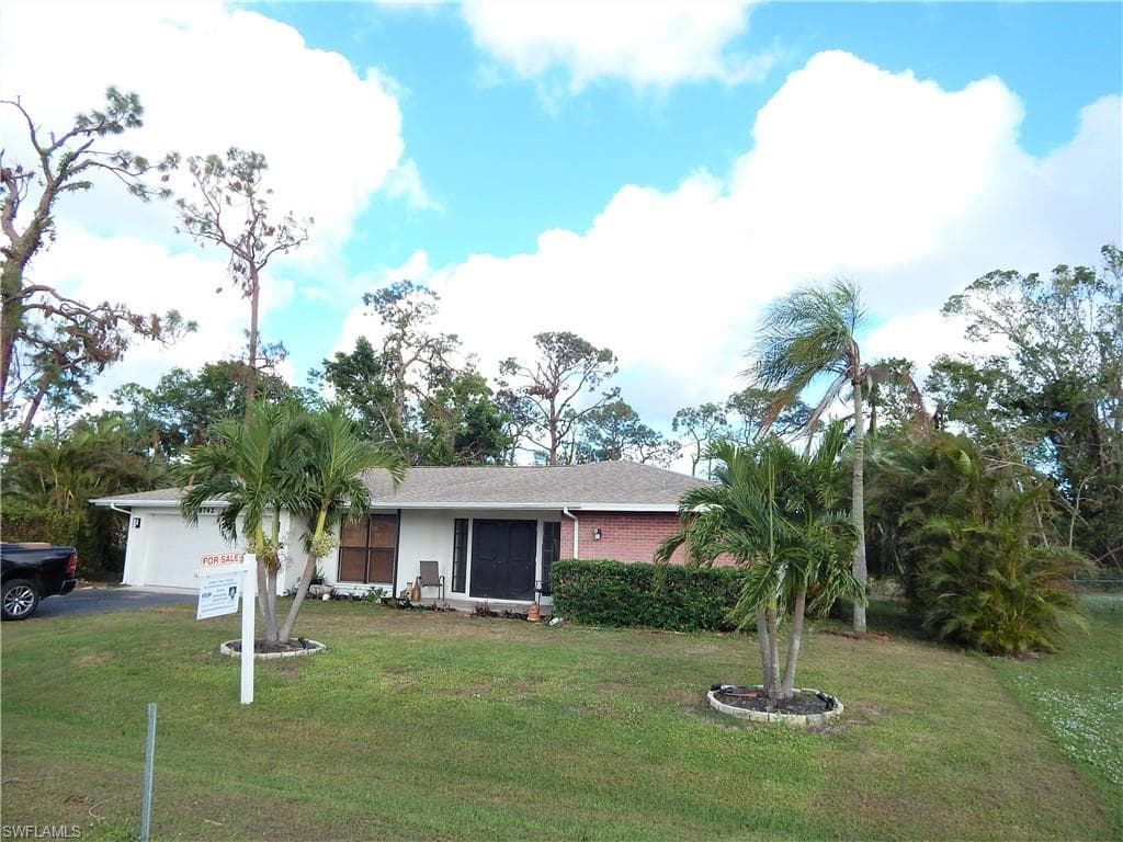8742 Dartmouth ST FORT MYERS, FL 33907