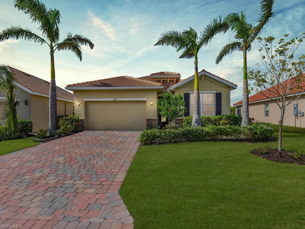 3210 Birchin LN FORT MYERS, FL 33916