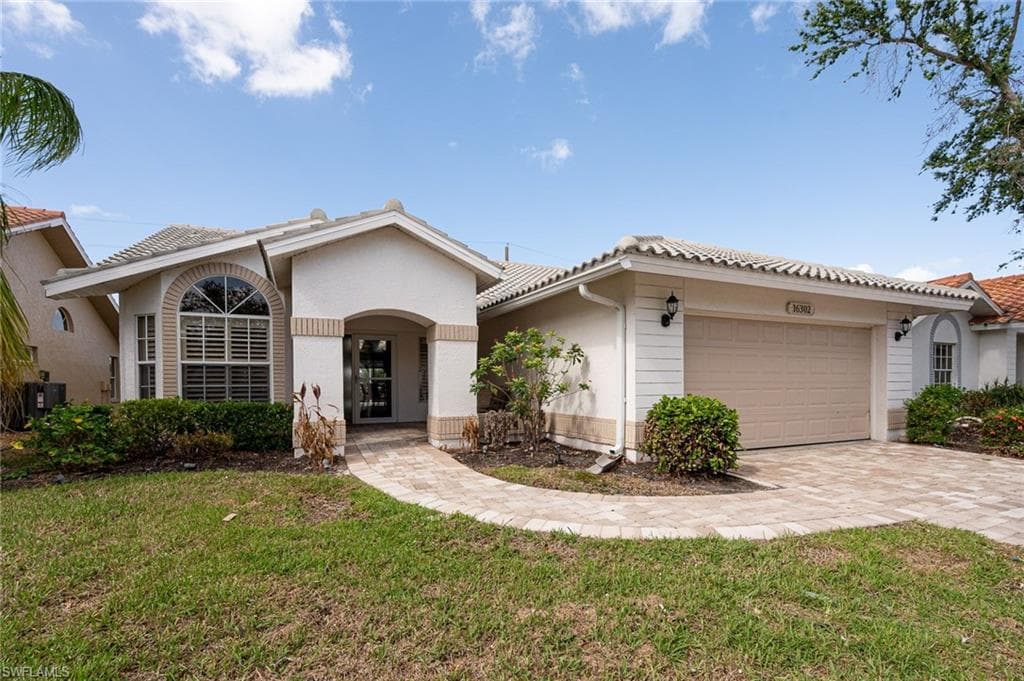 16302 Kelly Woods DR FORT MYERS, FL 33908