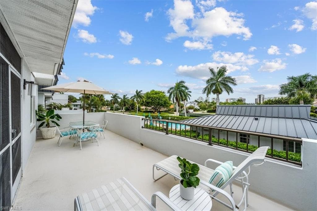 4200 Belair LN 209 NAPLES, FL 34103
