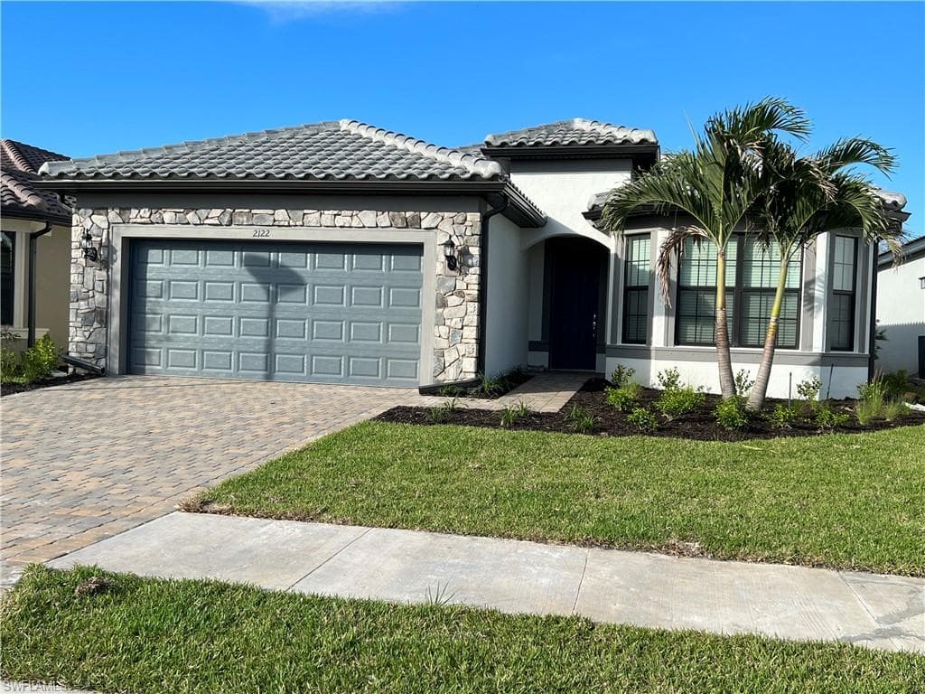 2122 Yellowfin CIR NAPLES, FL 34114