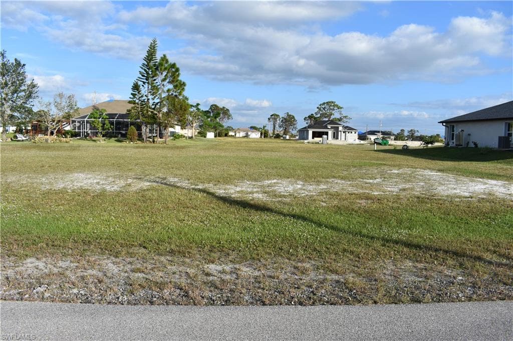4013 NE 9th PL CAPE CORAL, FL 33909