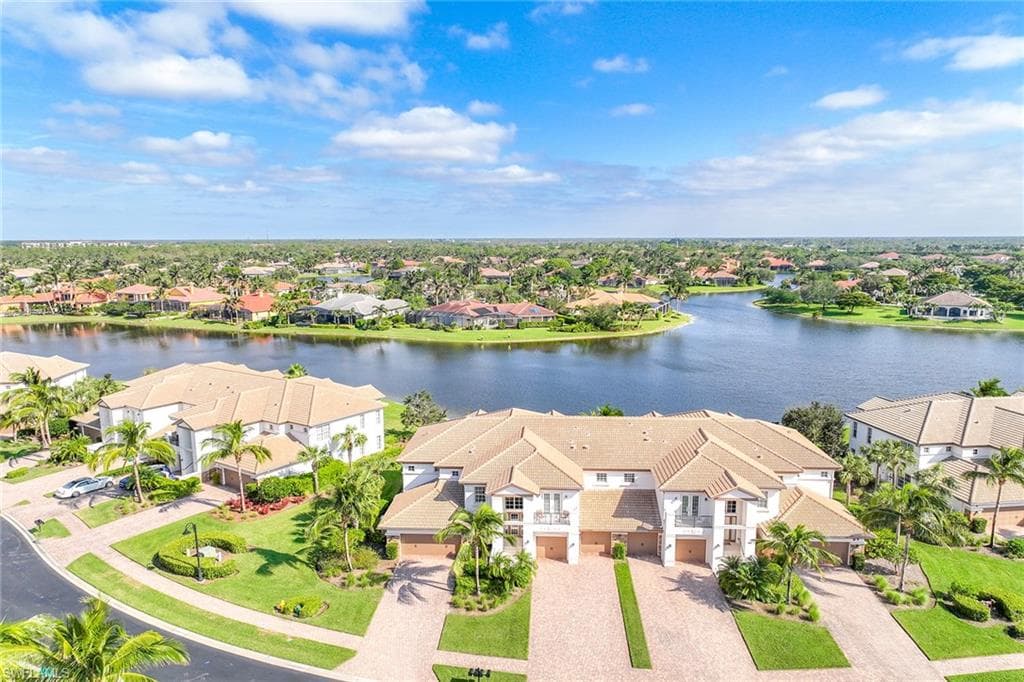 8039 Players Cove DR 101 NAPLES, FL 34113