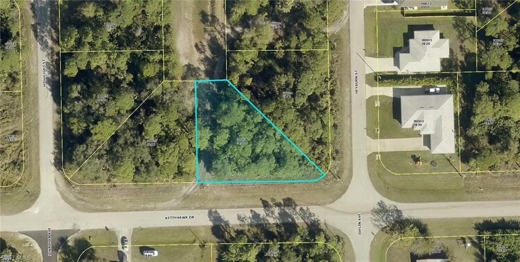 3814 Kittyhawk DR FORT MYERS, FL 33905