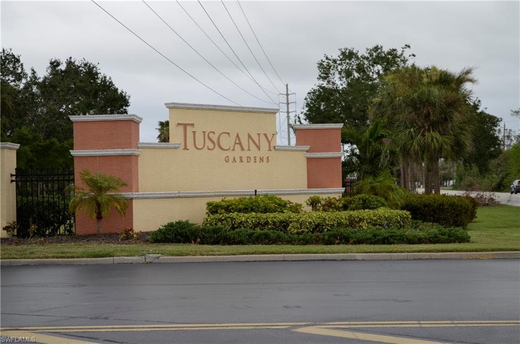 6401 Aragon WAY 107 FORT MYERS, FL 33966
