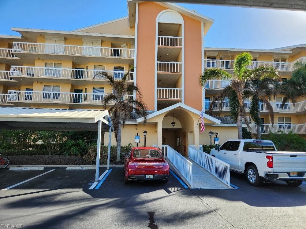300 Horse Creek DR 203 NAPLES, FL 34110