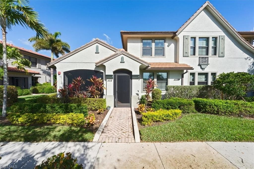 1359 Artesia DR E 102 NAPLES, FL 34113
