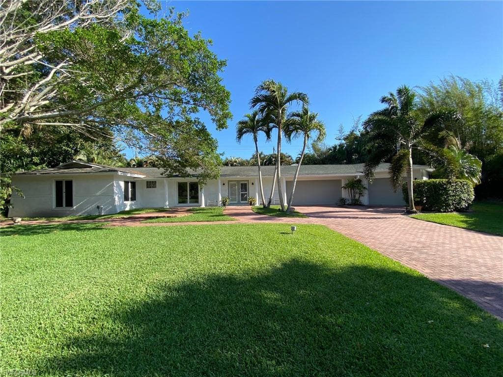 580 Spring Line CT NAPLES, FL 34102