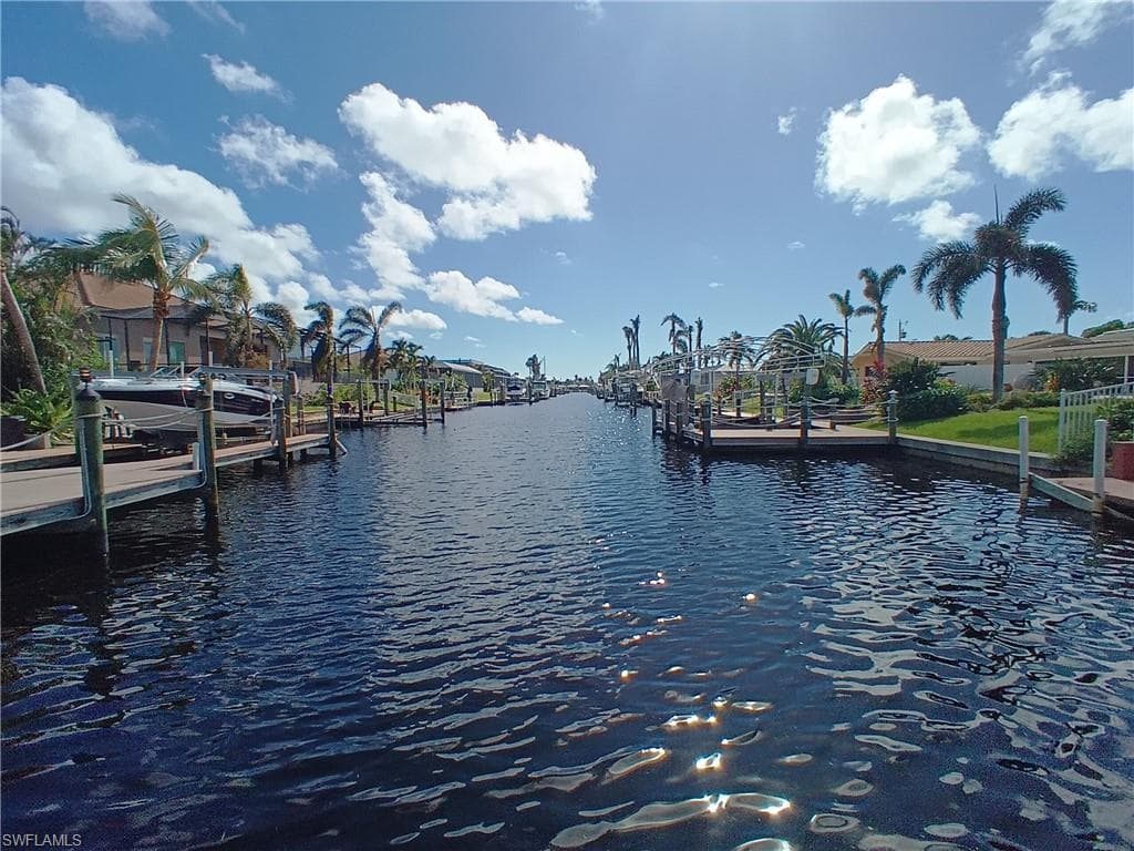 5301 Malaluka CT CAPE CORAL, FL 33904