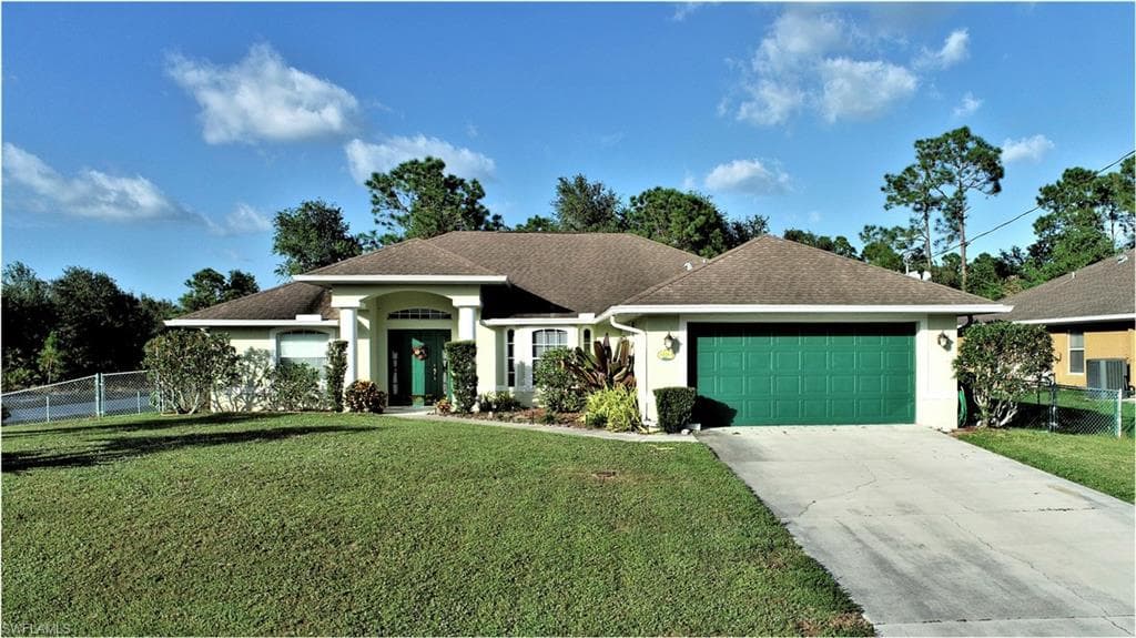 1021 Plymouth ST E LEHIGH ACRES, FL 33974