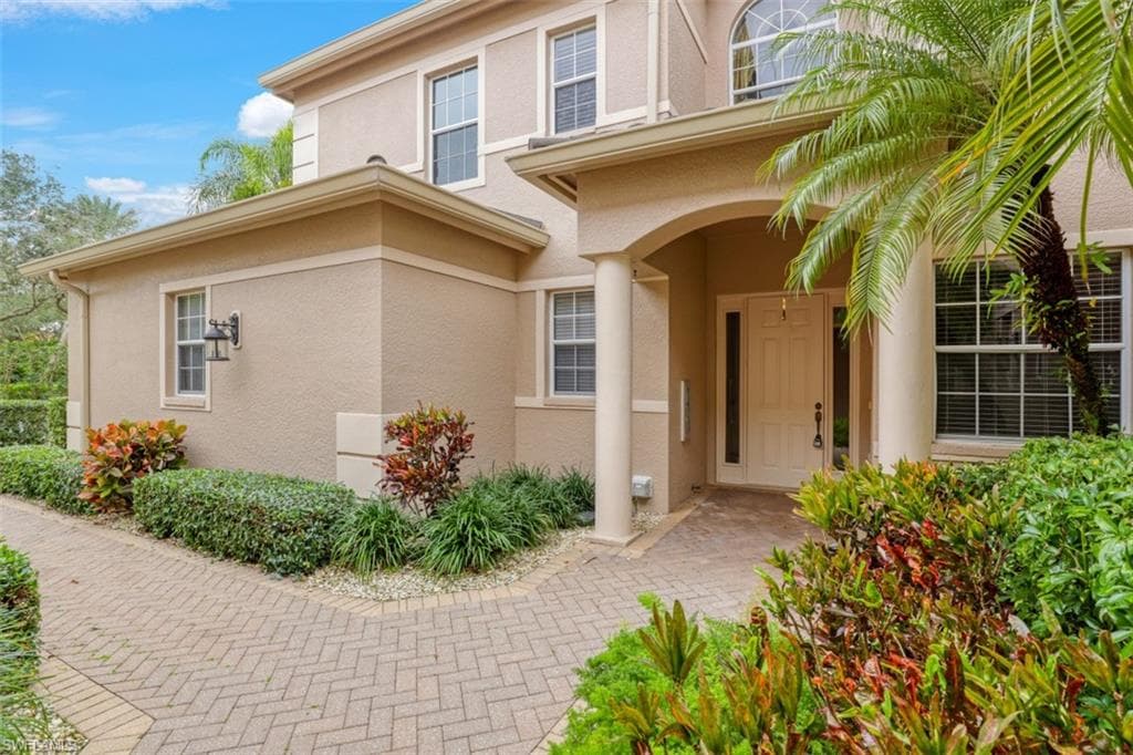 825 Regency Reserve CIR 3701 NAPLES, FL 34119