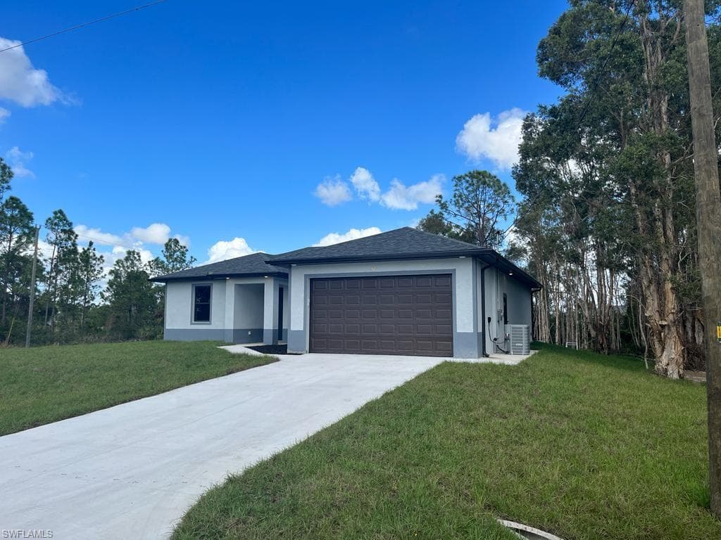 861 Avondale ST E LEHIGH ACRES, FL 33974