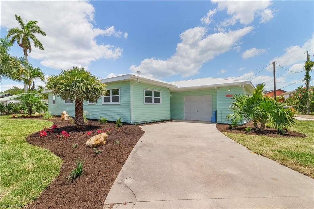 2704 Sanibel BLVD ST. JAMES CITY, FL 33956