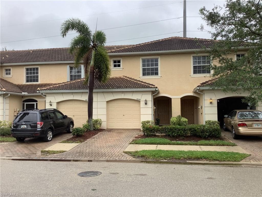 8649 Athena CT LEHIGH ACRES, FL 33971