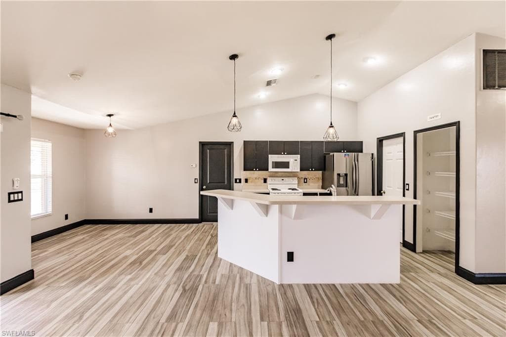 214 25th AVE CAPE CORAL, FL 33993
