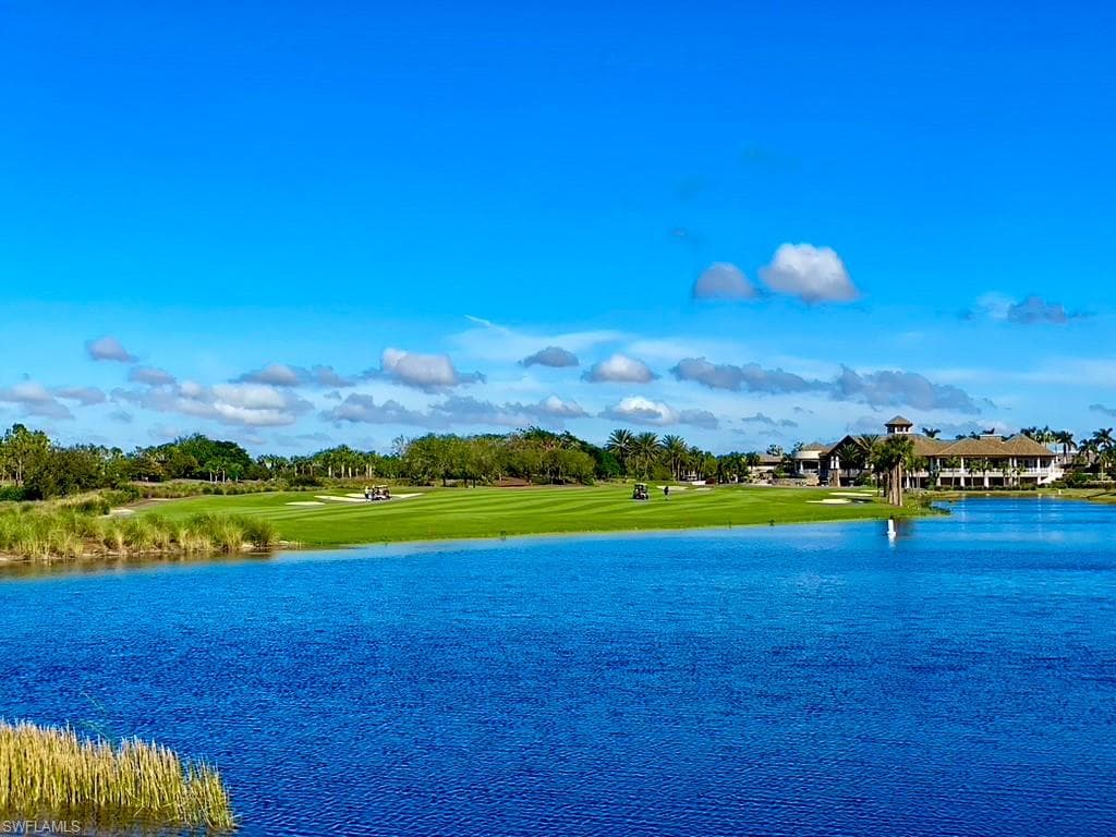 8787 Coastline CT 2-102 NAPLES, FL 34120