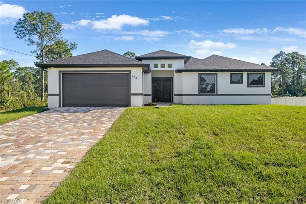 908 Jefferson AVE LEHIGH ACRES, FL 33936