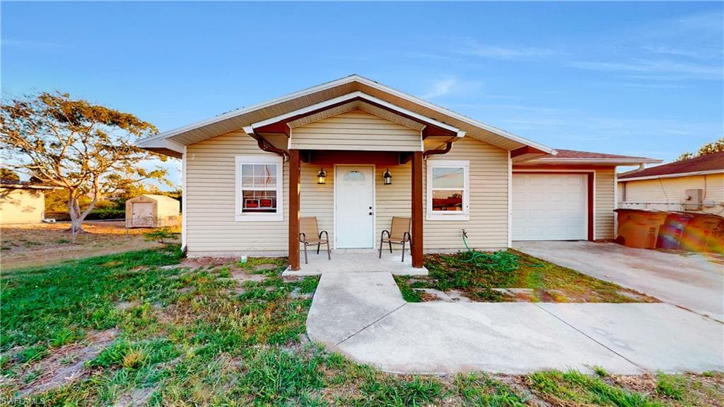 3903 35th ST SW LEHIGH ACRES, FL 33976