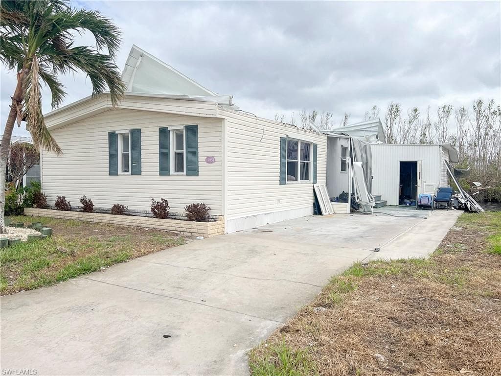 17851 Bryan CT FORT MYERS BEACH, FL 33931