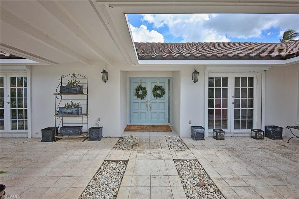 376 Pirates Bight NAPLES, FL 34103