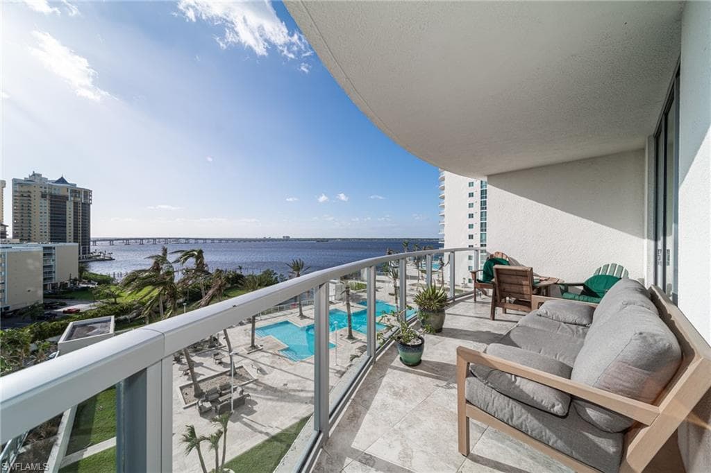 3000 Oasis Grand BLVD 801 FORT MYERS, FL 33916