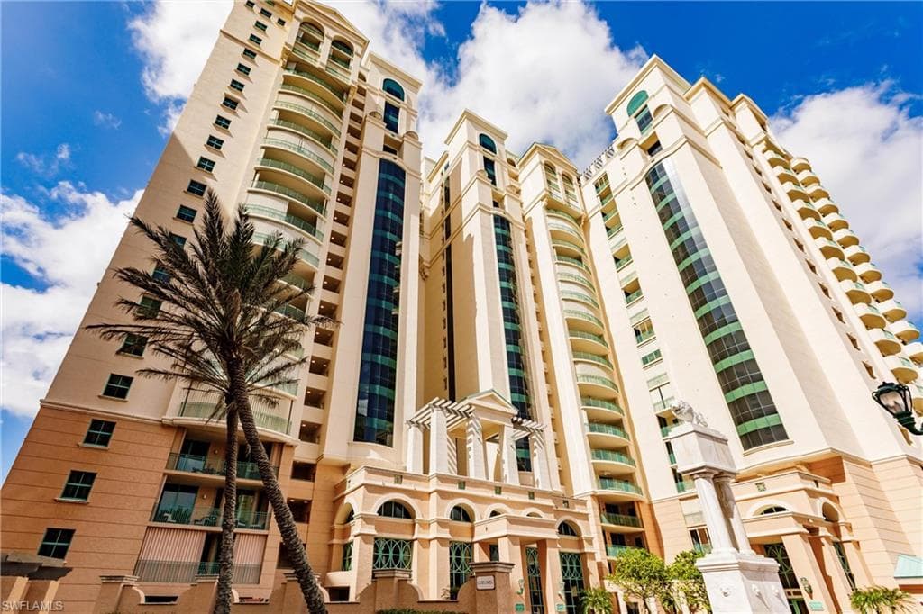 960 Cape Marco DR 401 MARCO ISLAND, FL 34145