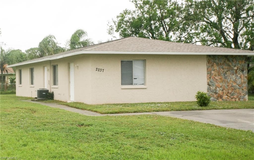 2237 Iris WAY FORT MYERS, FL 33905