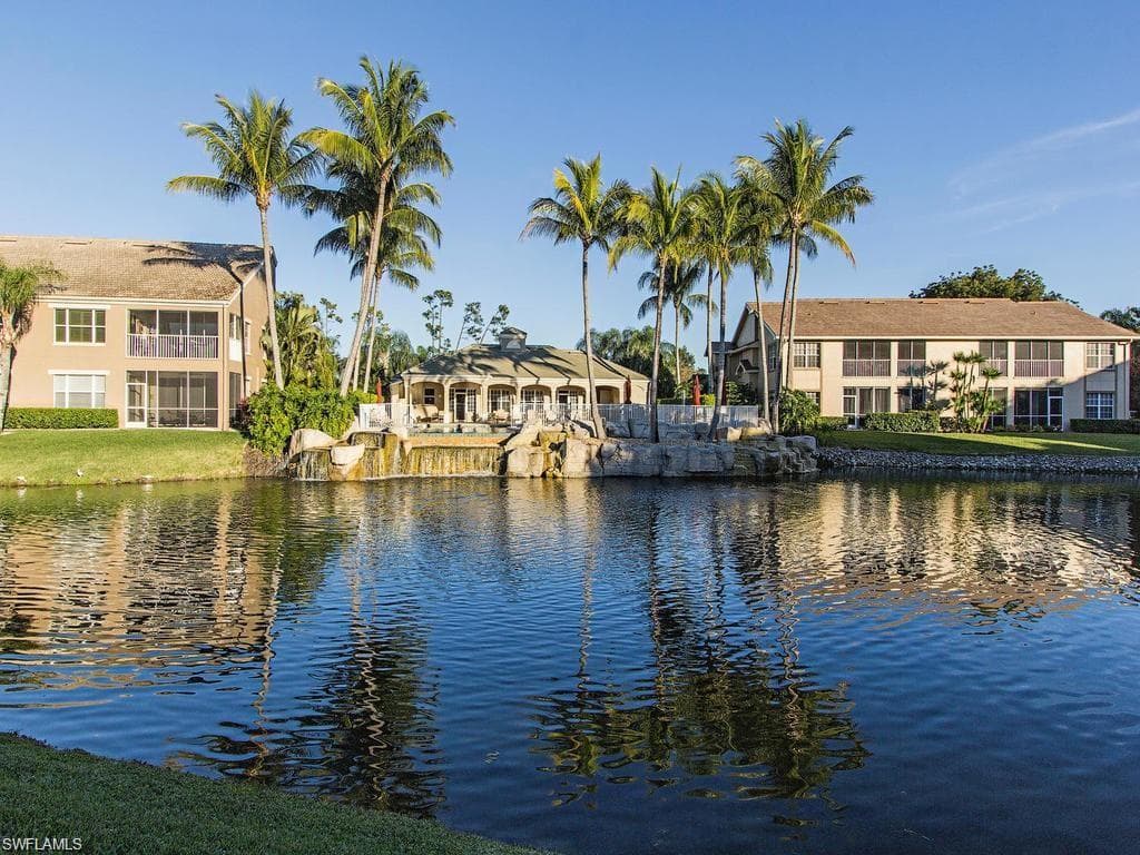 5643 Sandlewood CT 2001 NAPLES, FL 34110