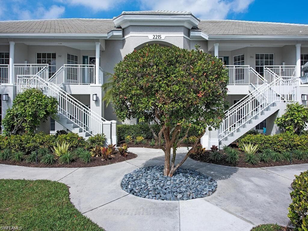 2215 Chesterbrook CT 104 NAPLES, FL 34109