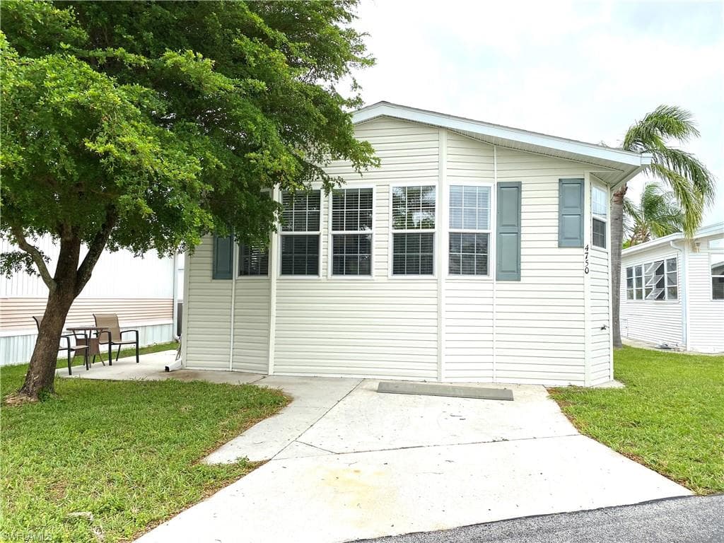4750 Slash Pine WAY W ESTERO, FL 33928
