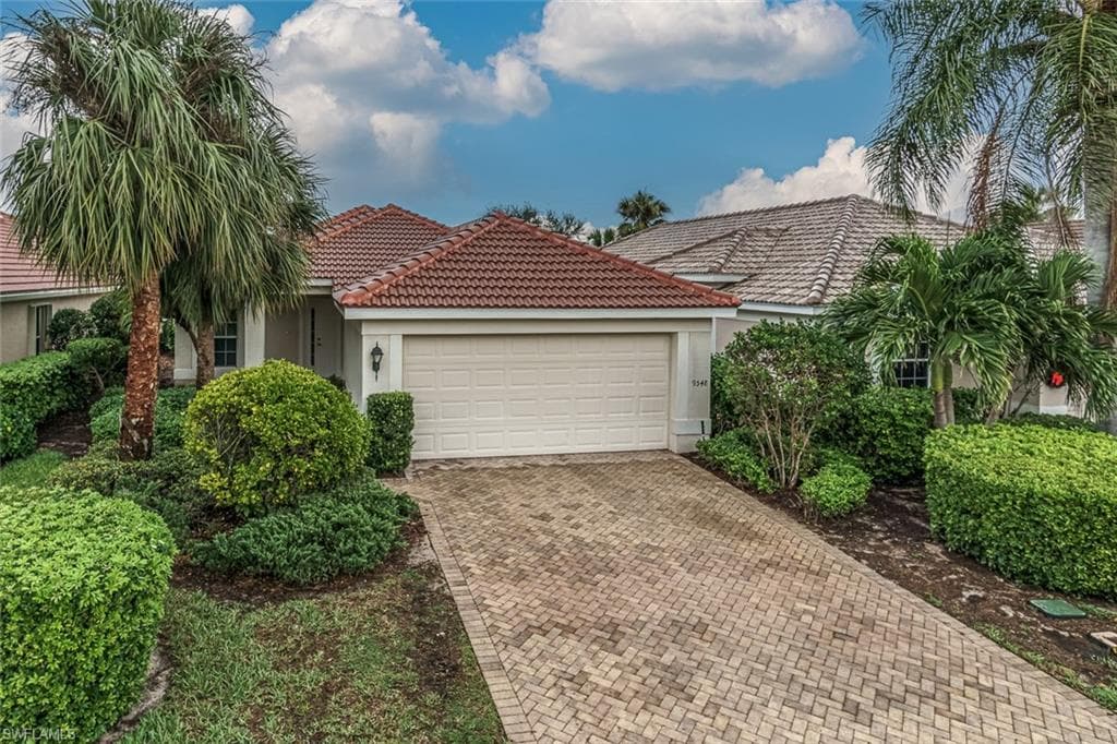 9548 Hemingway LN FORT MYERS, FL 33913