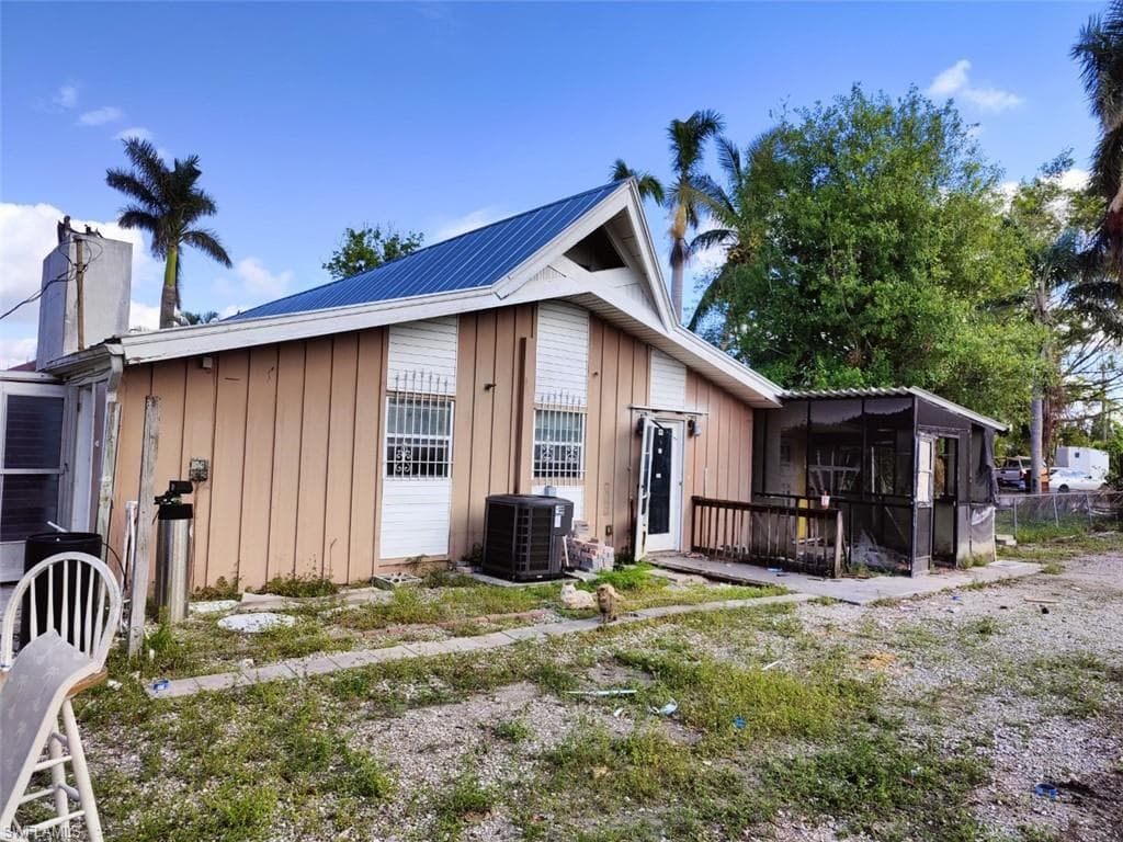320 Montgomery AVE FORT MYERS, FL 33905