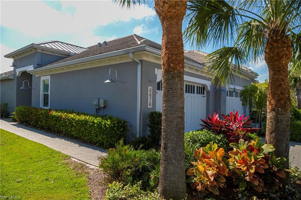 5676 Highbourne DR S NAPLES, FL 34113
