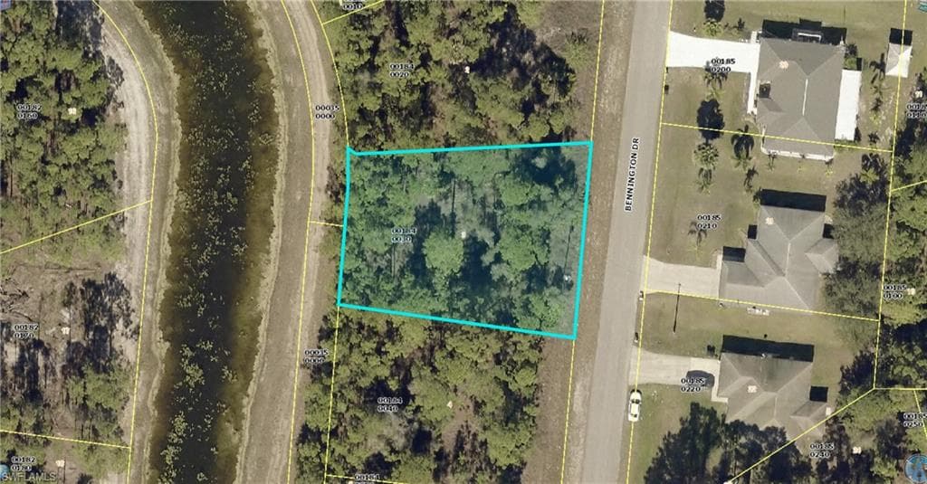 712 Bennington DR LEHIGH ACRES, FL 33974