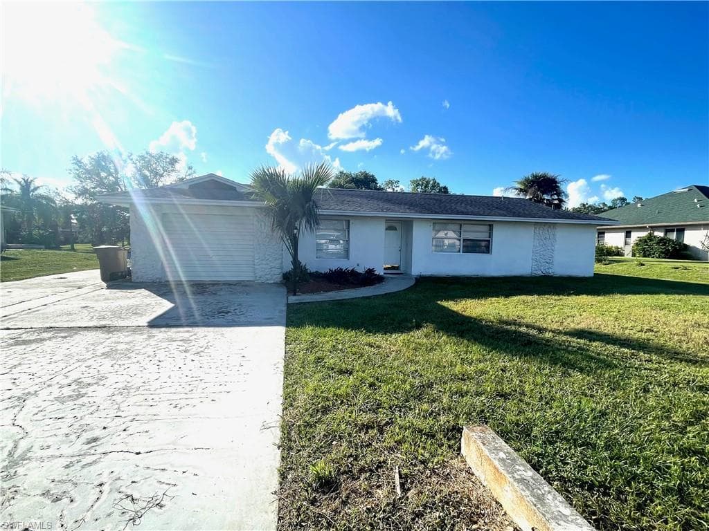 307 Cleveland AVE LEHIGH ACRES, FL 33936