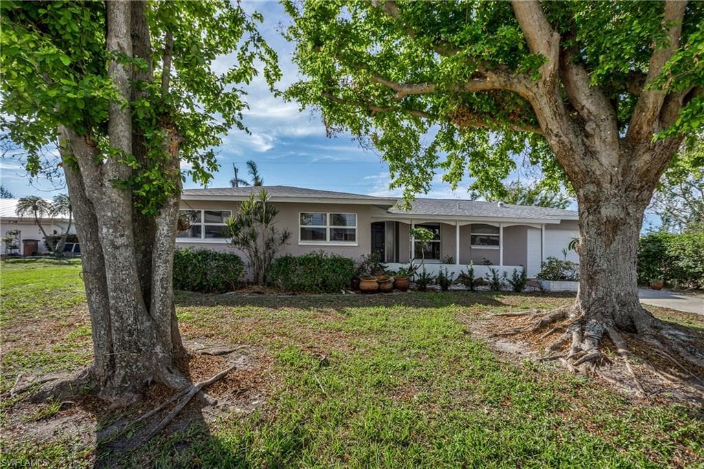 730 Coral DR CAPE CORAL, FL 33904